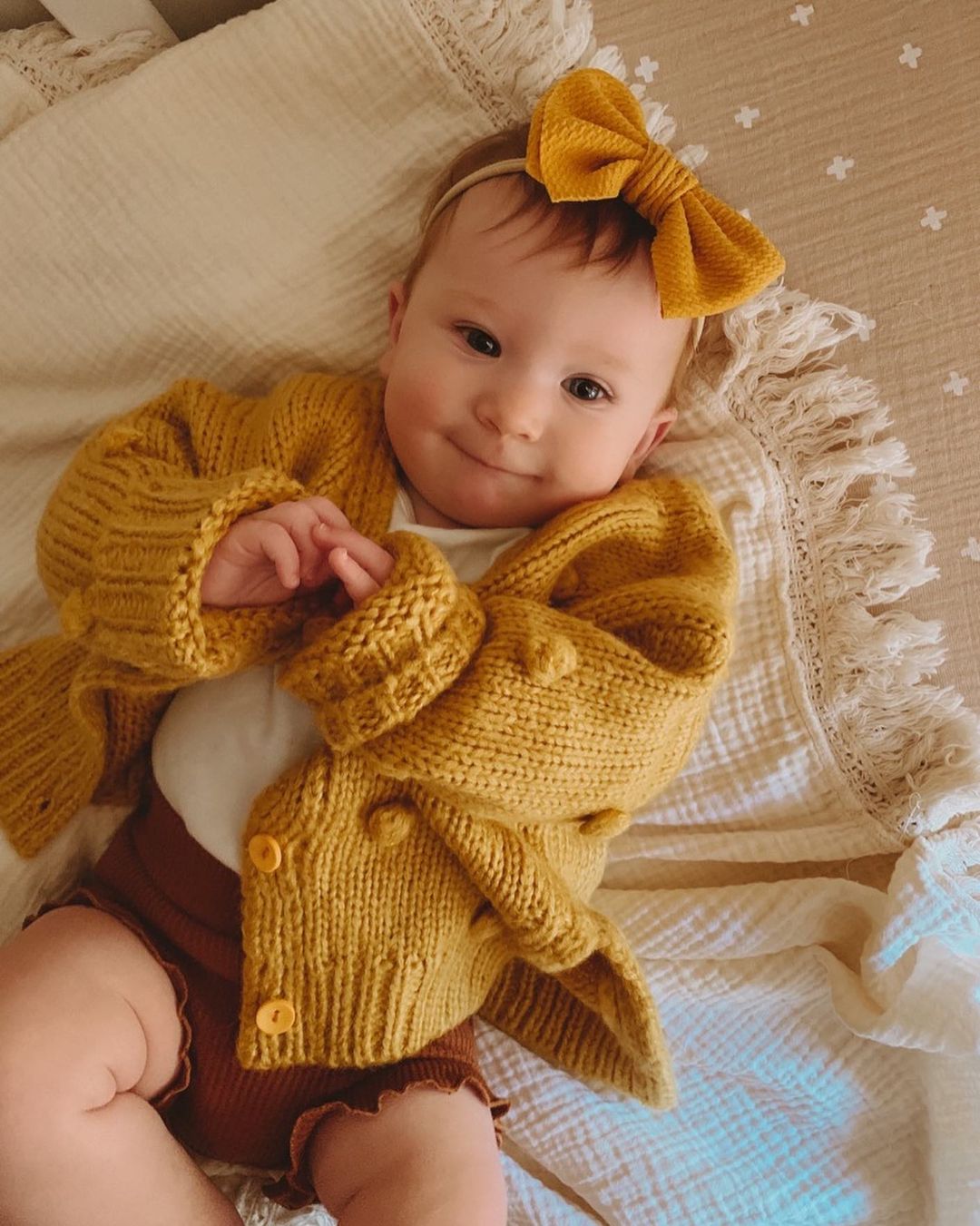 Pom pom sweater top baby girl